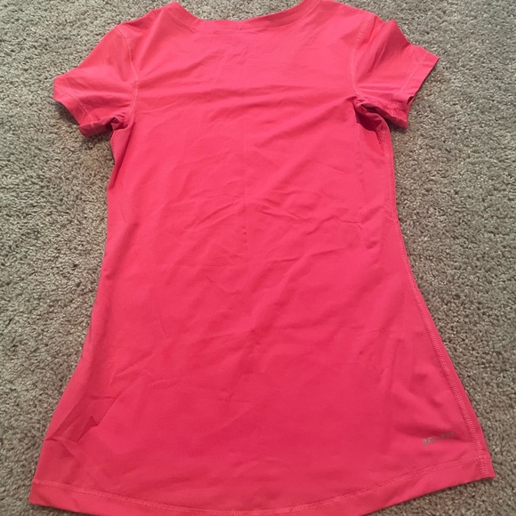 Women’s Pink Nike Pro Short Sleeve Top Size Small - Picture 4 of 5